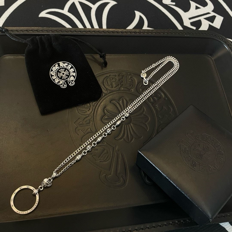 Ch*0me He**ts necklaces